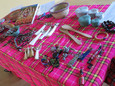 Waren, die von Frauen in Tansania hergestellt wurden - das Bild wird mit Klick vergrößert